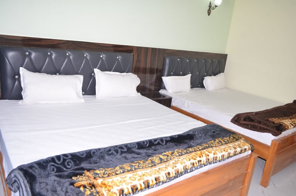 Deluxe Quadruple Room, City View