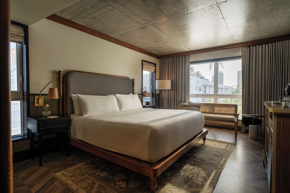 Superior Room, 1 King Bed, Non Smoking thumbnail 5