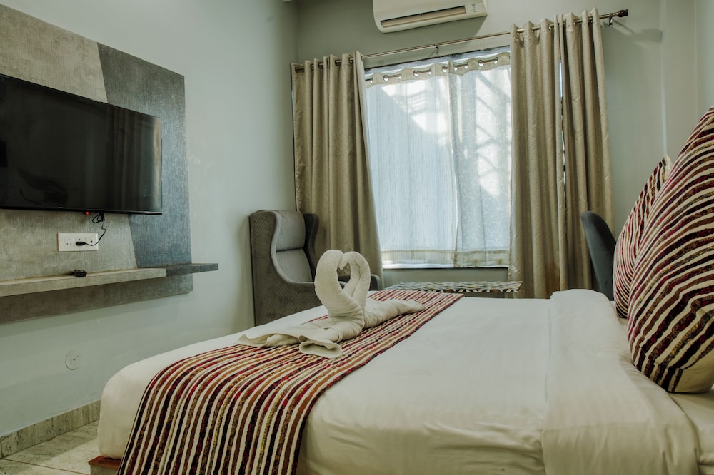 Deluxe Double Room - Photo 14