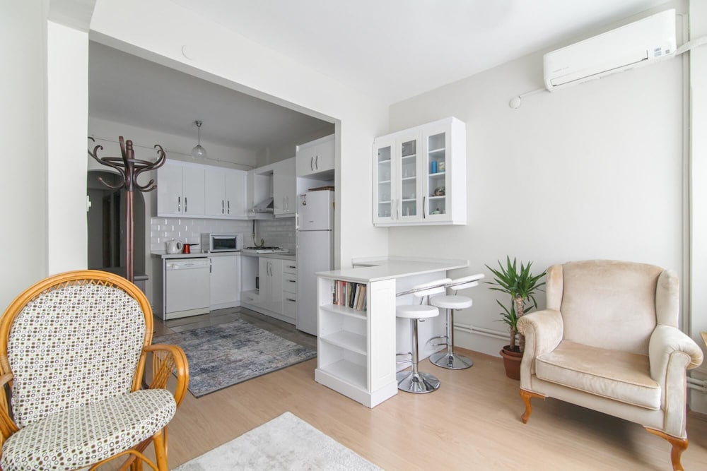 Apartment photo 2