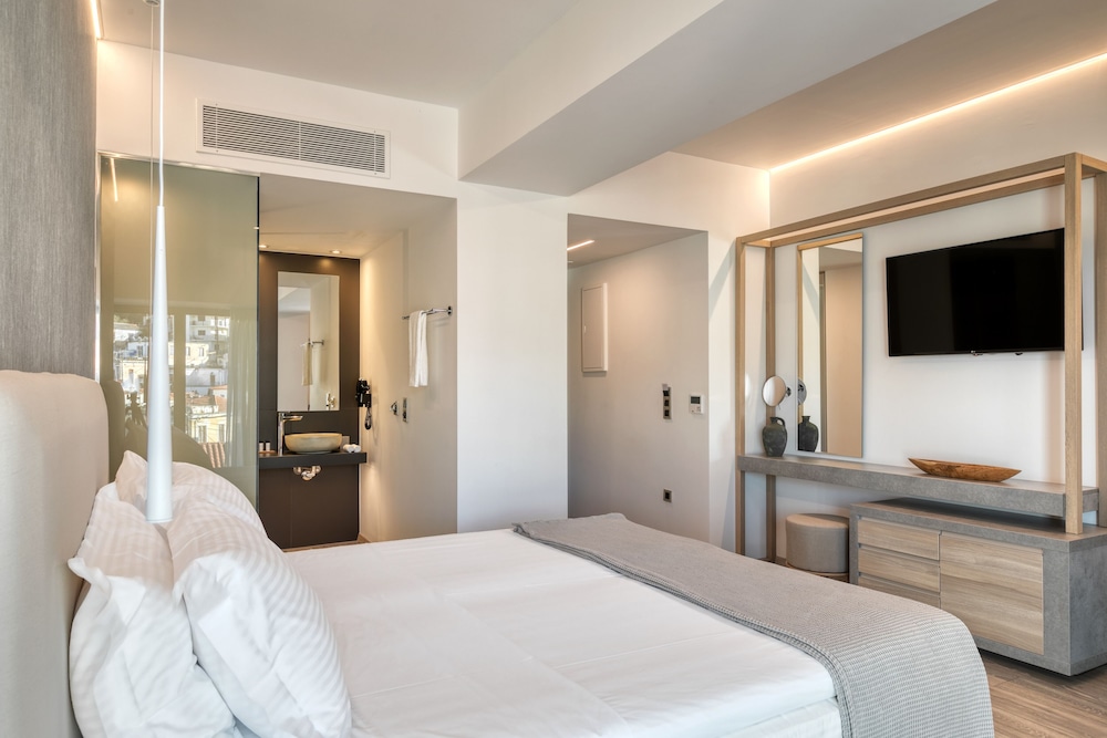 Deluxe Double Room - Photo 1