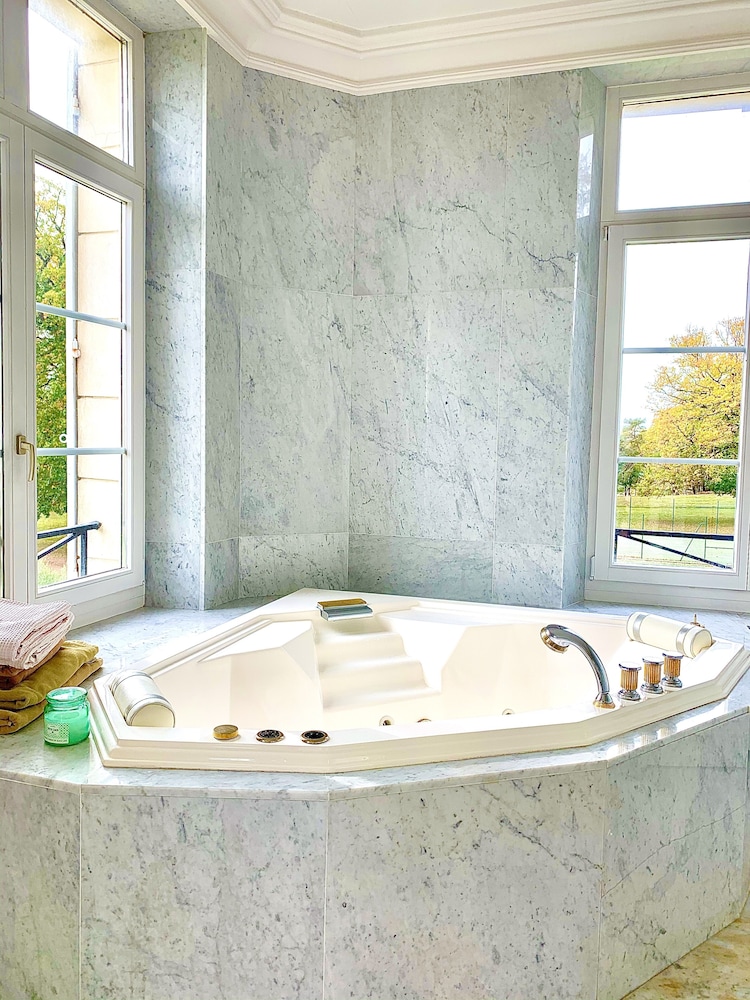 Suite (Jacuzzi) photo 3