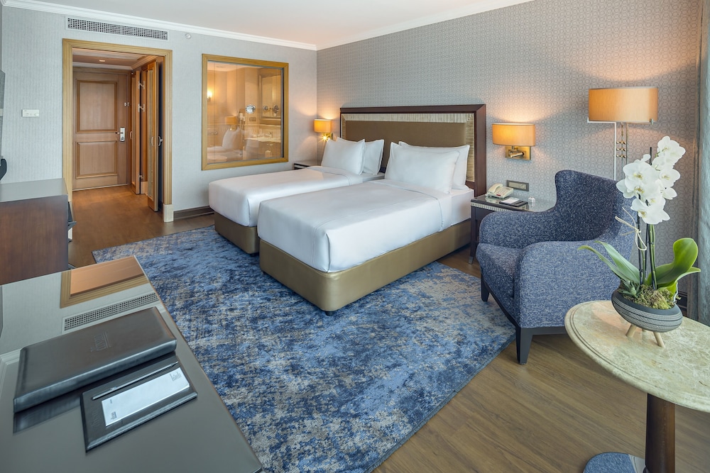 Superior Twin Room, City View - Photo 2