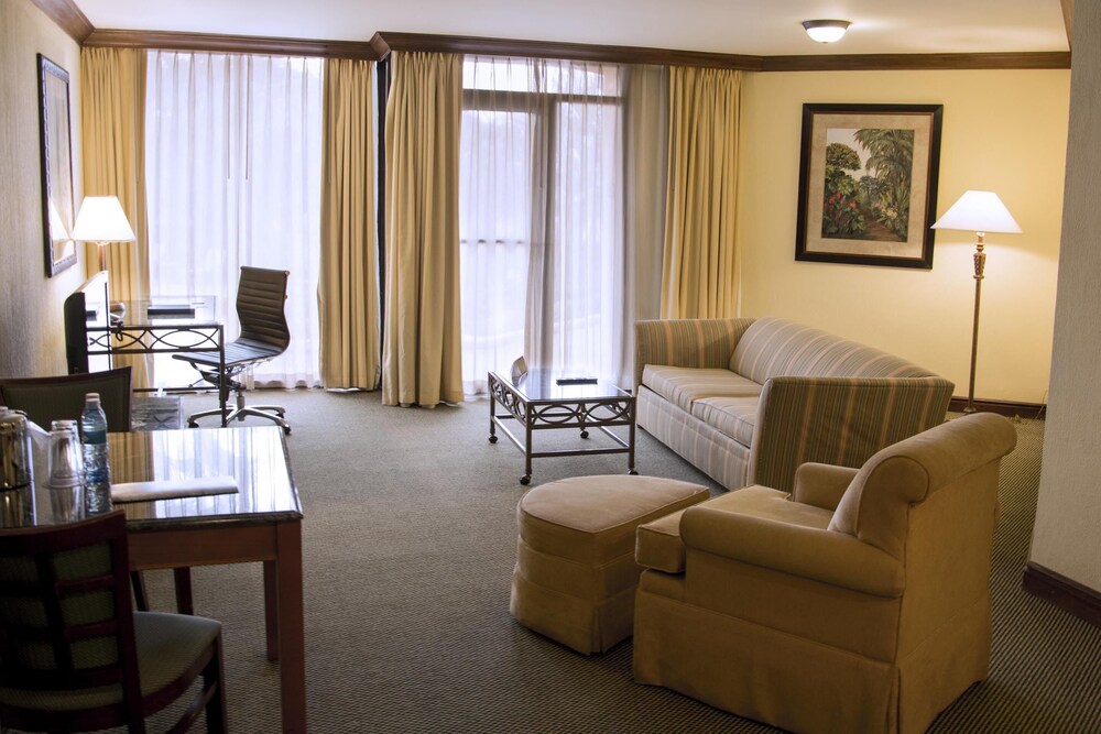 Junior Suite, 1 King Bed - Photo 6