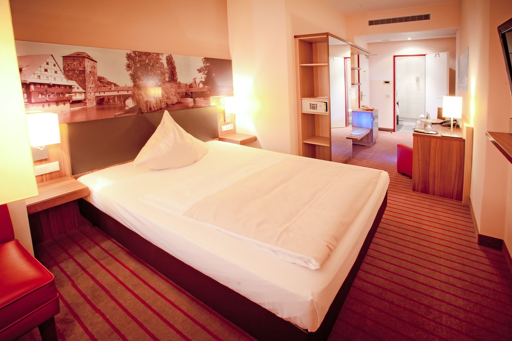 Room, 1 Queen Bed photo 2