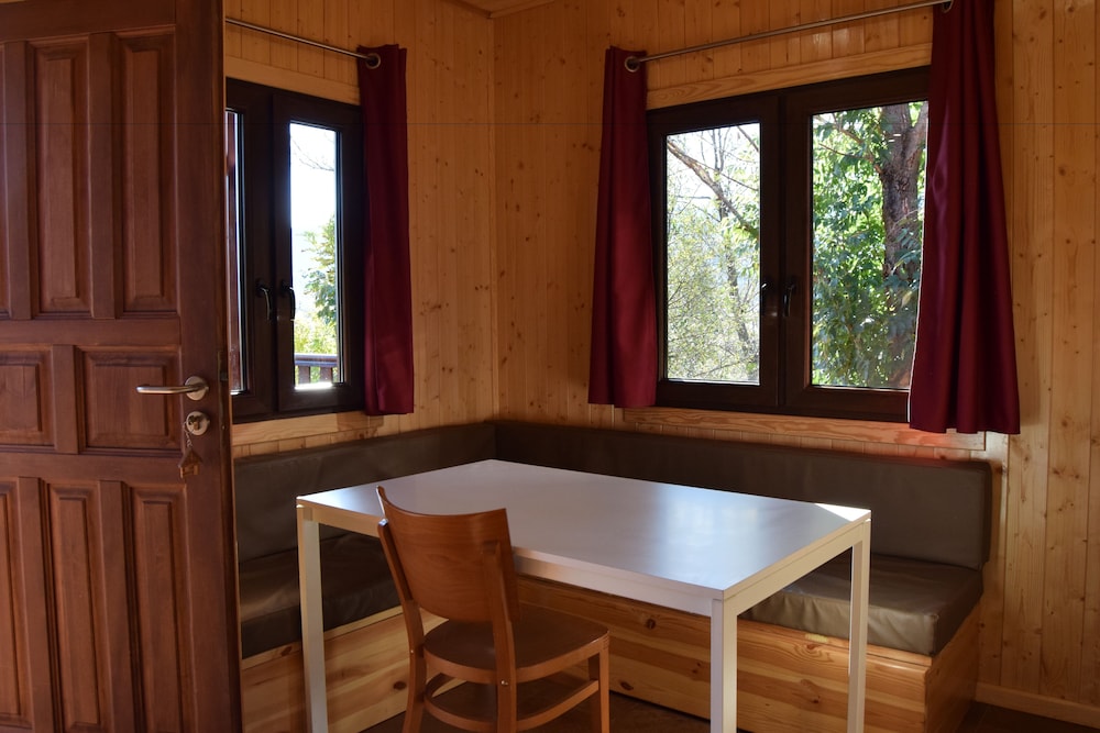 Bungalow, 2 Bedrooms (2 - 4 adults) photo 3