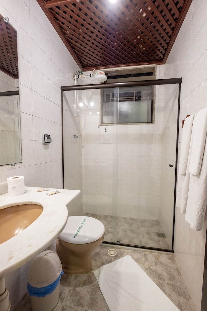 Standard Suite - Photo 8