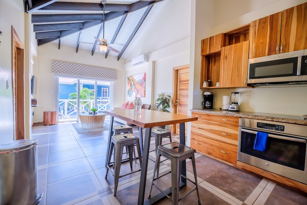 Condo, 3 Bedrooms, Oceanfront photo 3