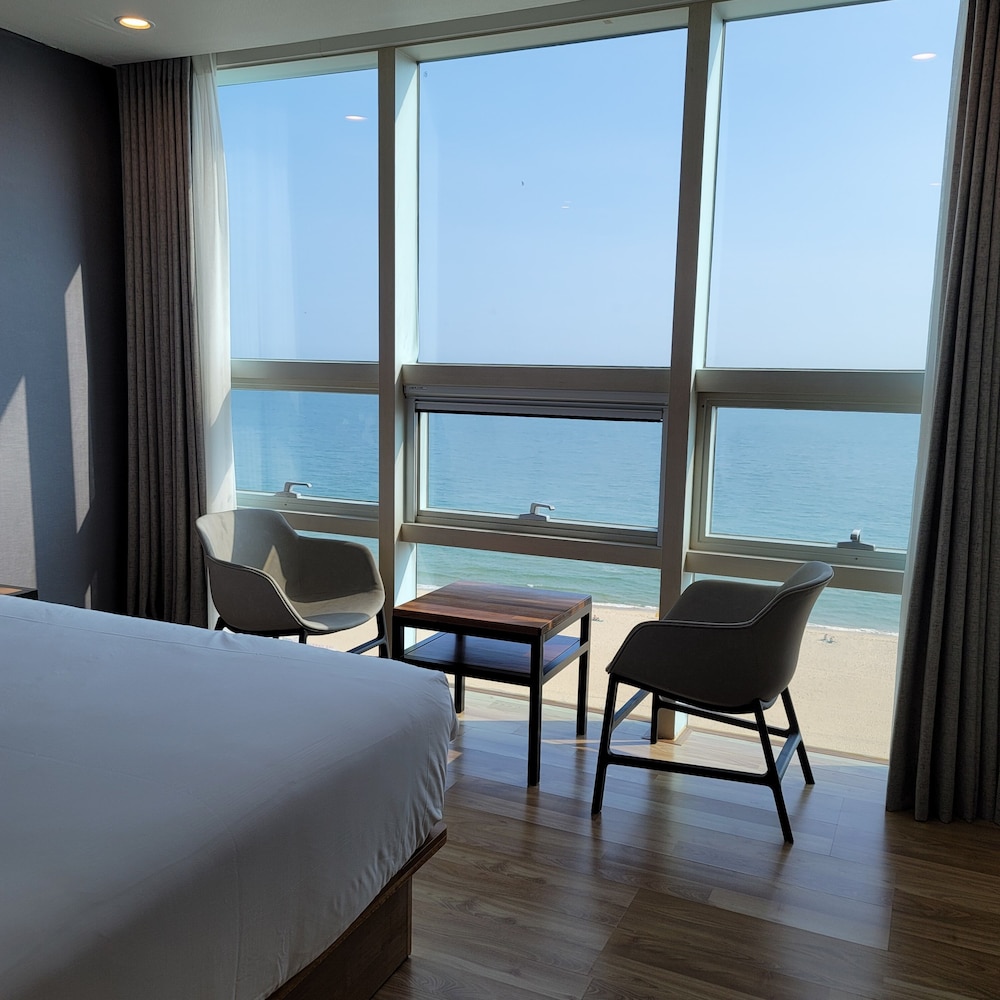 Deluxe Room, Sea View photo 3
