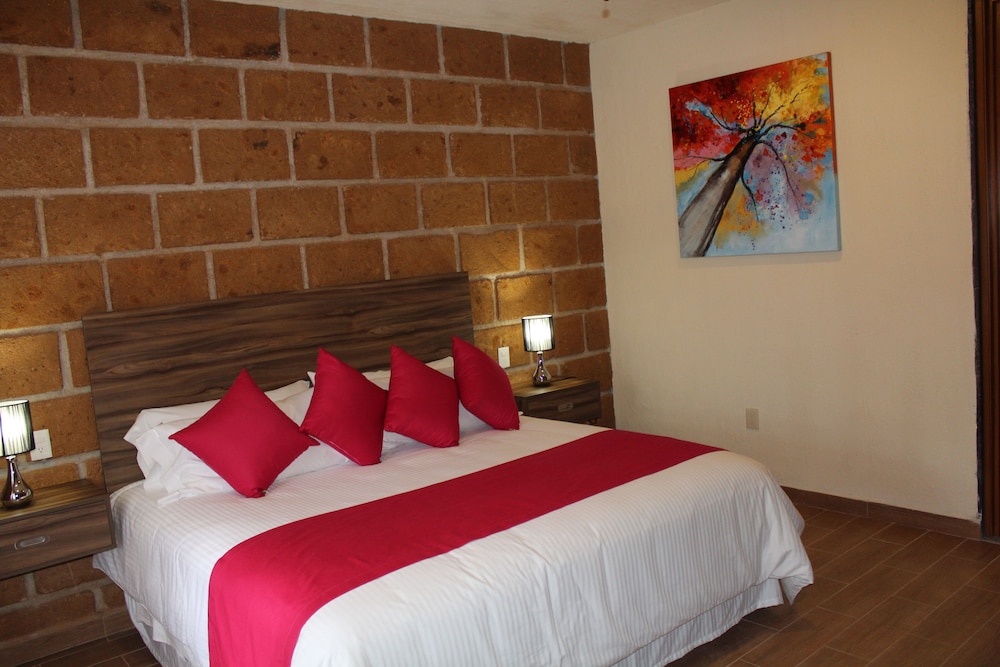 Comfort Room, 1 King Bed, Non Smoking photo 3