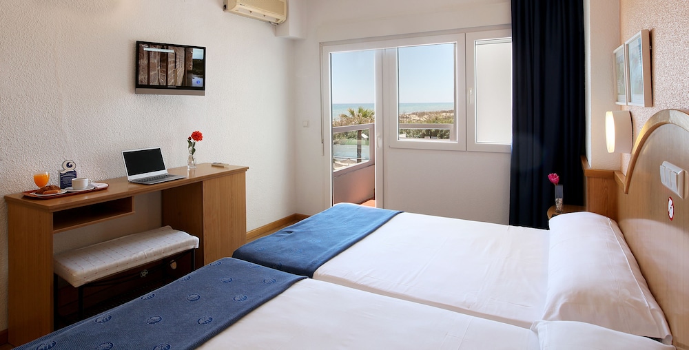 Double or Twin Room - Photo 2