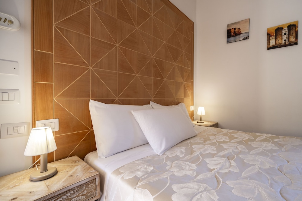 Standard Double Room - Photo 11
