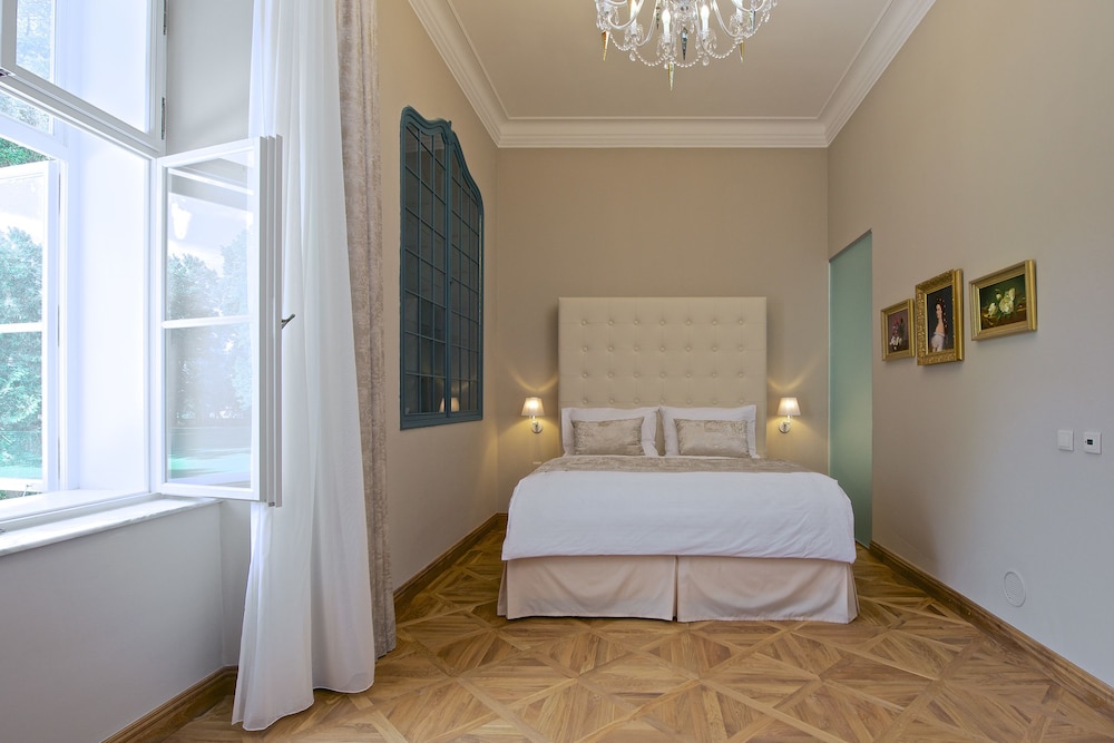 Deluxe Room (Large) photo 1