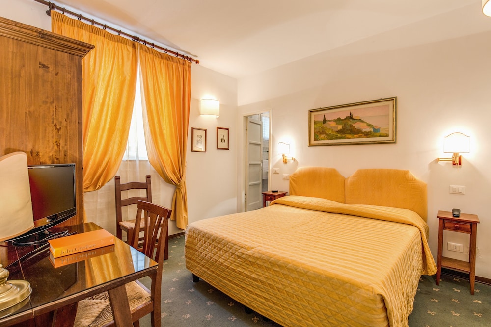 Classic Double Room