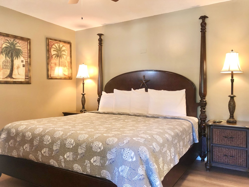 Standard Room, 1 King Bed