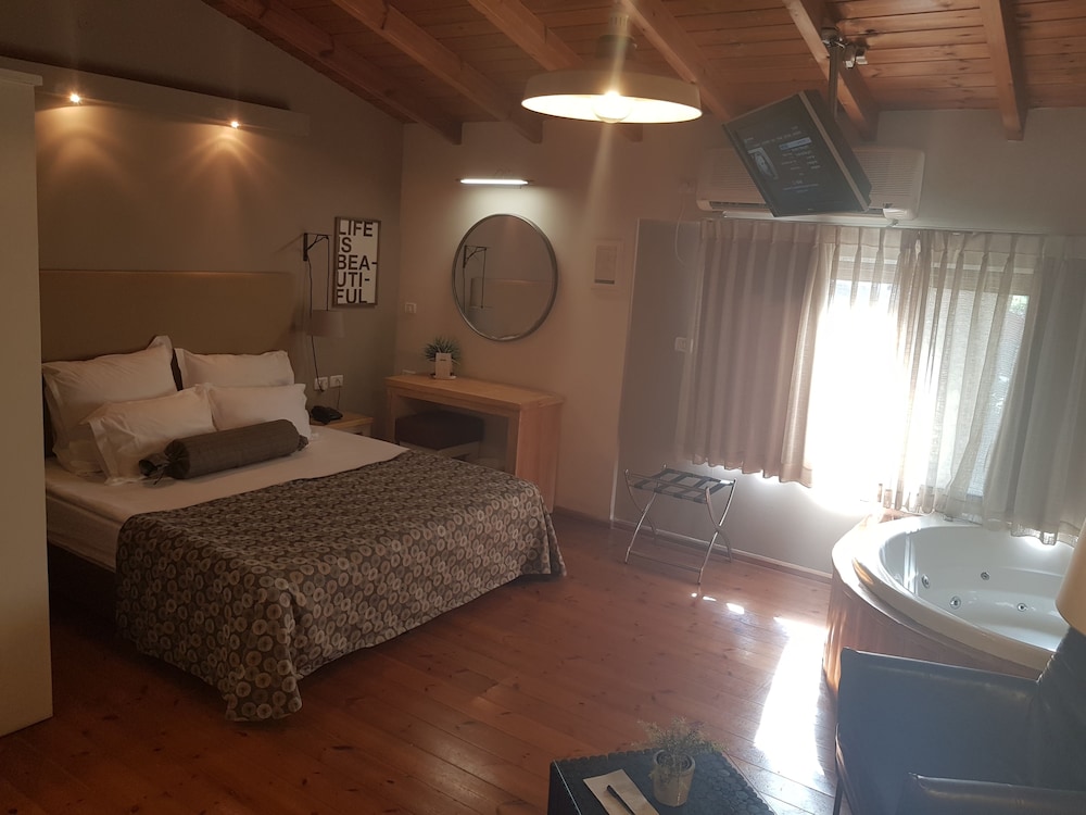 Cabin photo 2