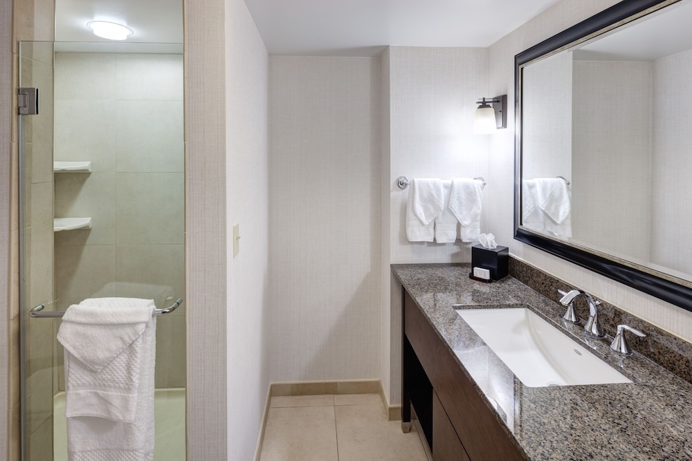 Suite, Multiple Beds, 2 Bathrooms - Photo 5