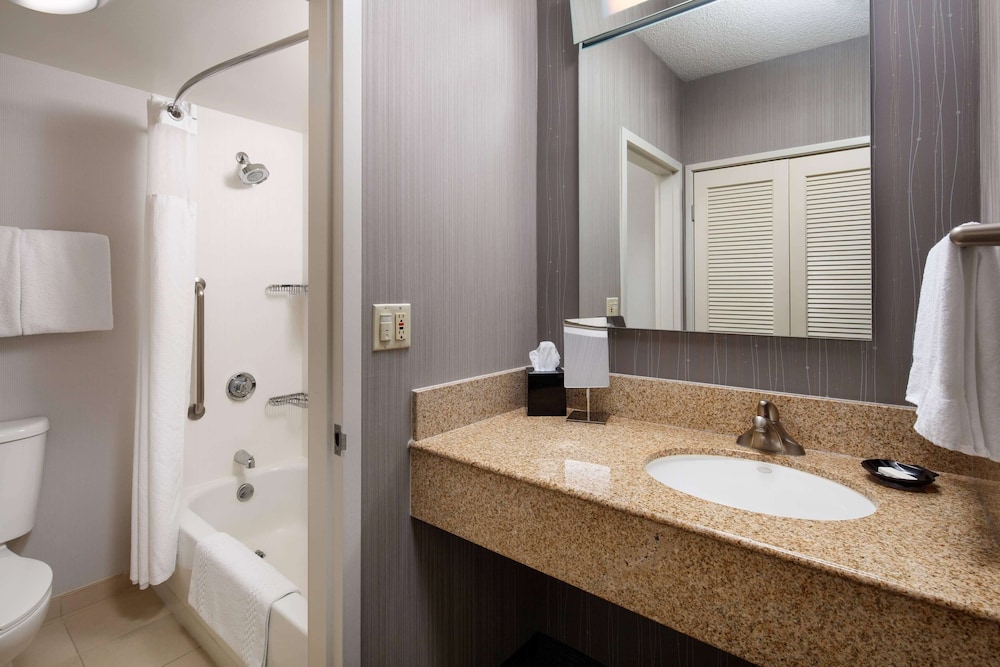 Deluxe Room, 2 Double Beds, Accessible (Hearing) - Photo 6