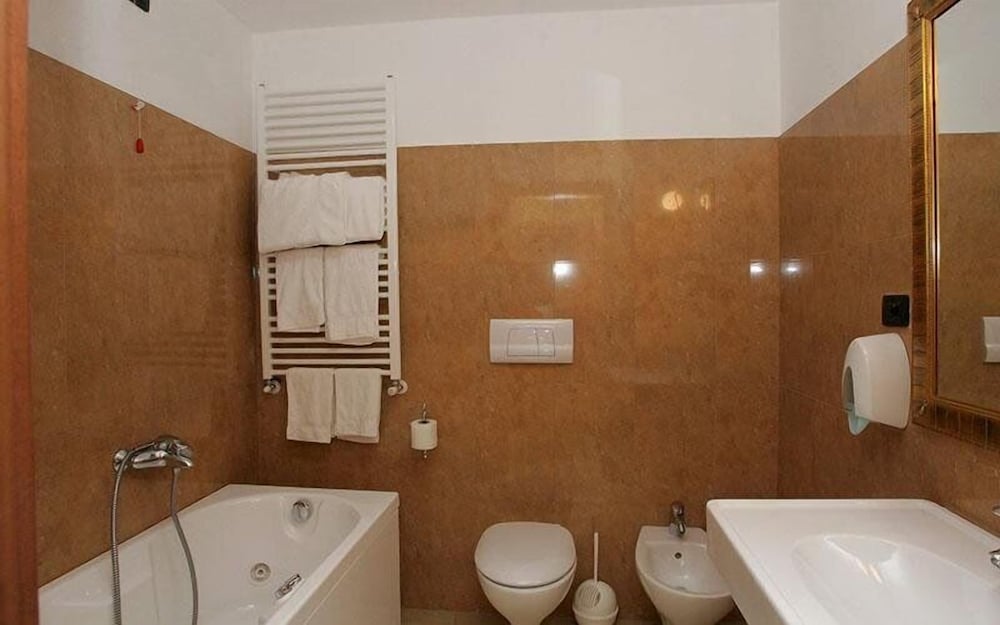 Traditional Double or Twin Room photo 2