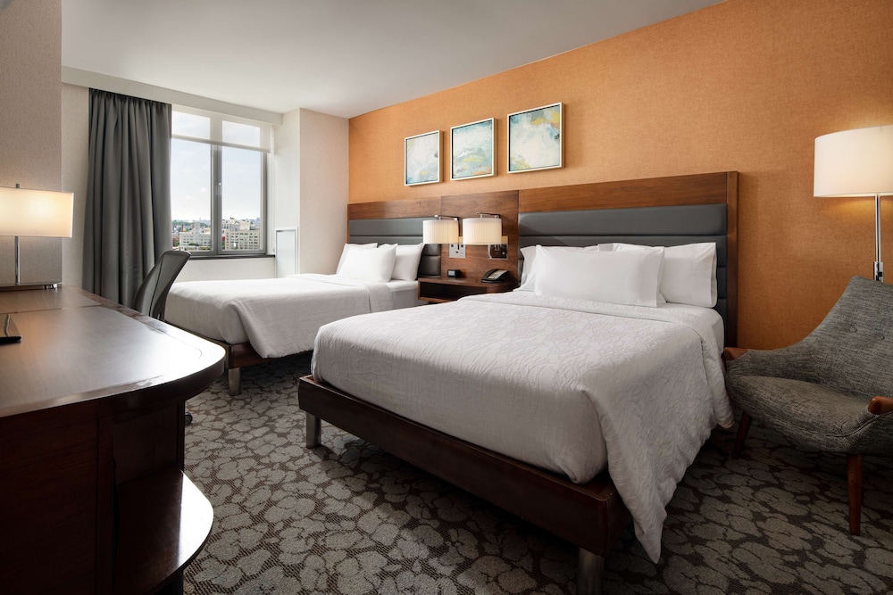 Room, 2 Queen Beds, Accessible (Roll-in Shower) photo 2