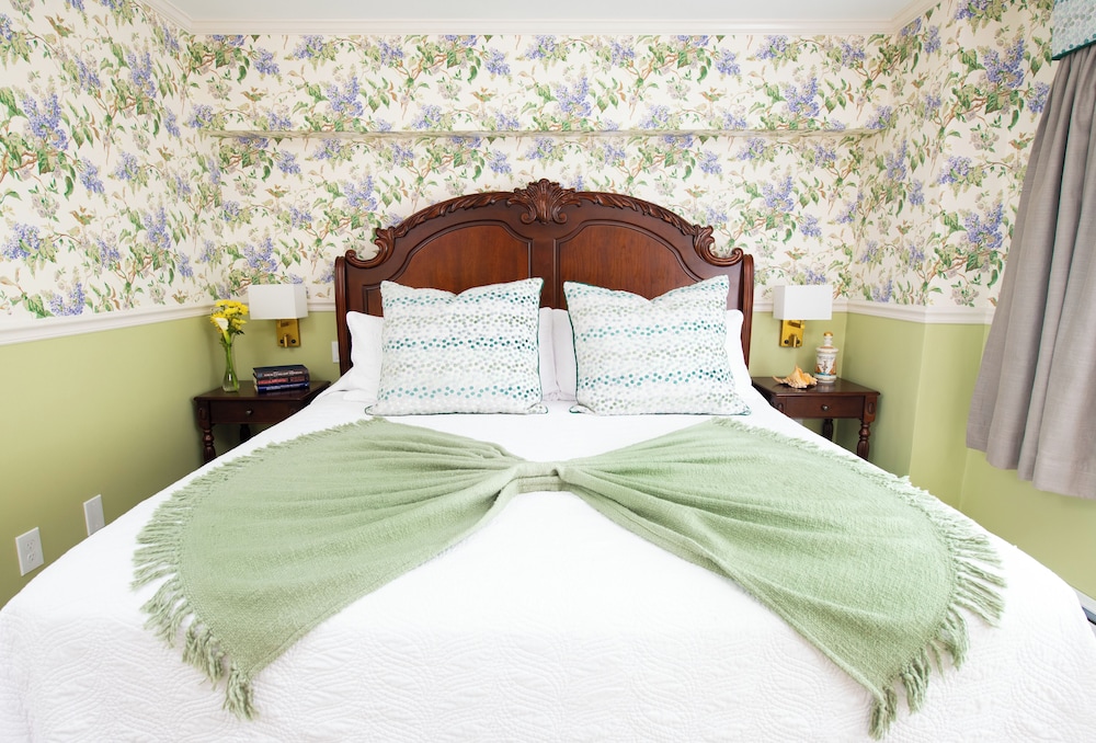 Deluxe Room, 1 King Bed (No Pets) - Photo 9