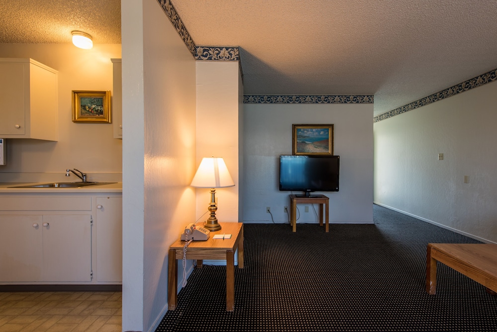 Executive Suite, 1 Queen Bed - Photo 7