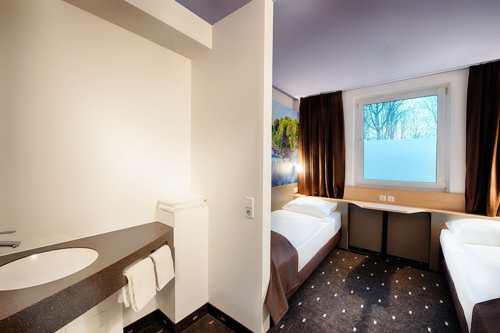Twin Room - Photo 4