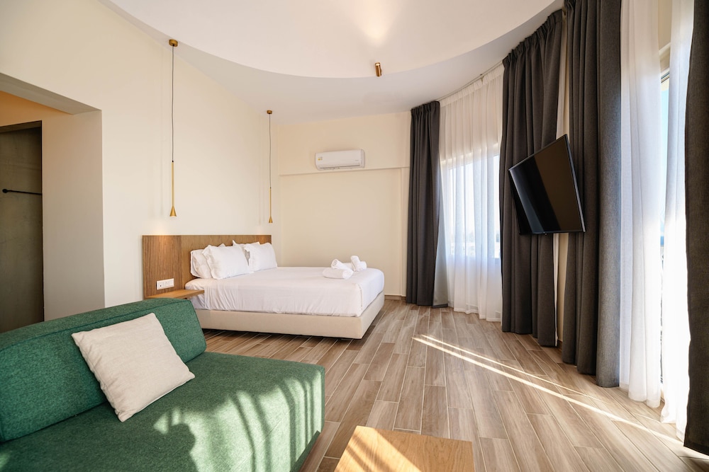 Deluxe Suite Sea View(1st+2nd Floor)