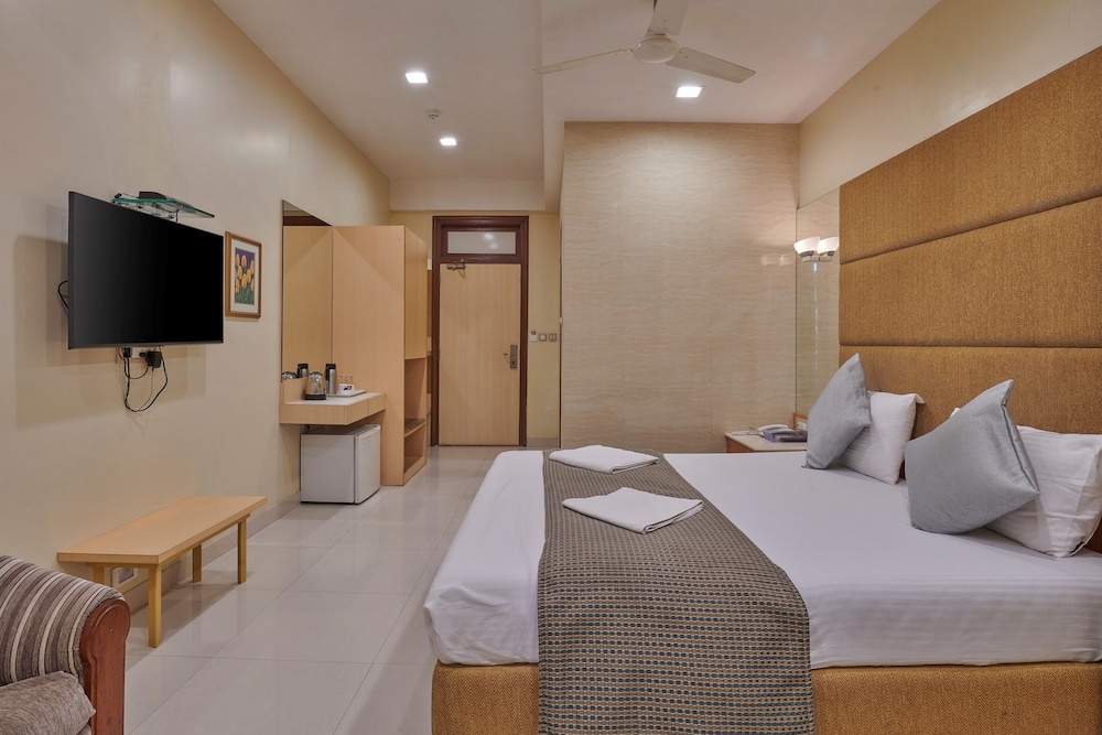 Deluxe Room - Photo 6
