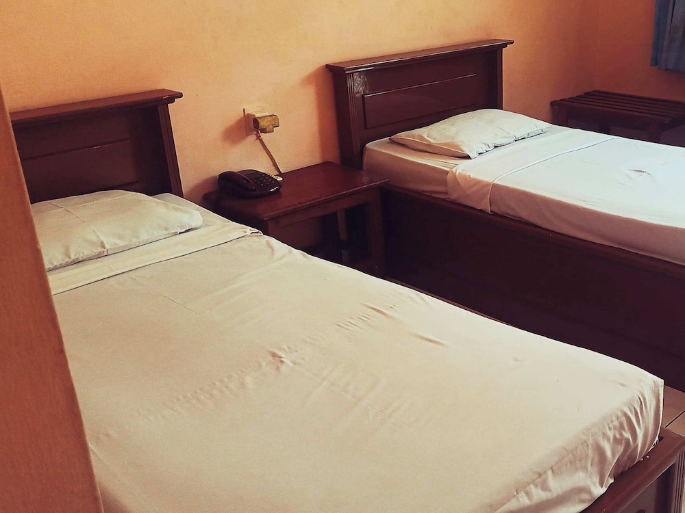 Standard Twin Room photo 2