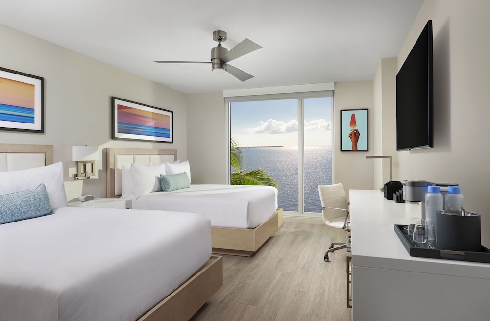 Room, 2 Queen Beds, Accessible (Mobility & Hearing, Roll-In Shower) - Photo 1
