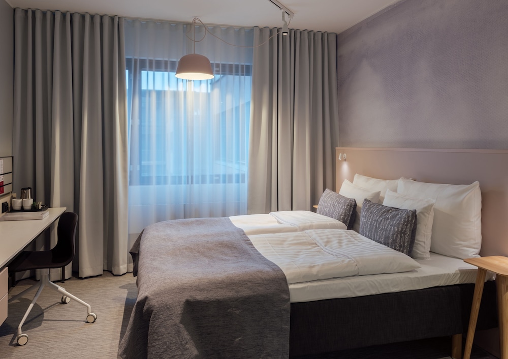 Standard Room, 1 Queen Bed - Photo 1