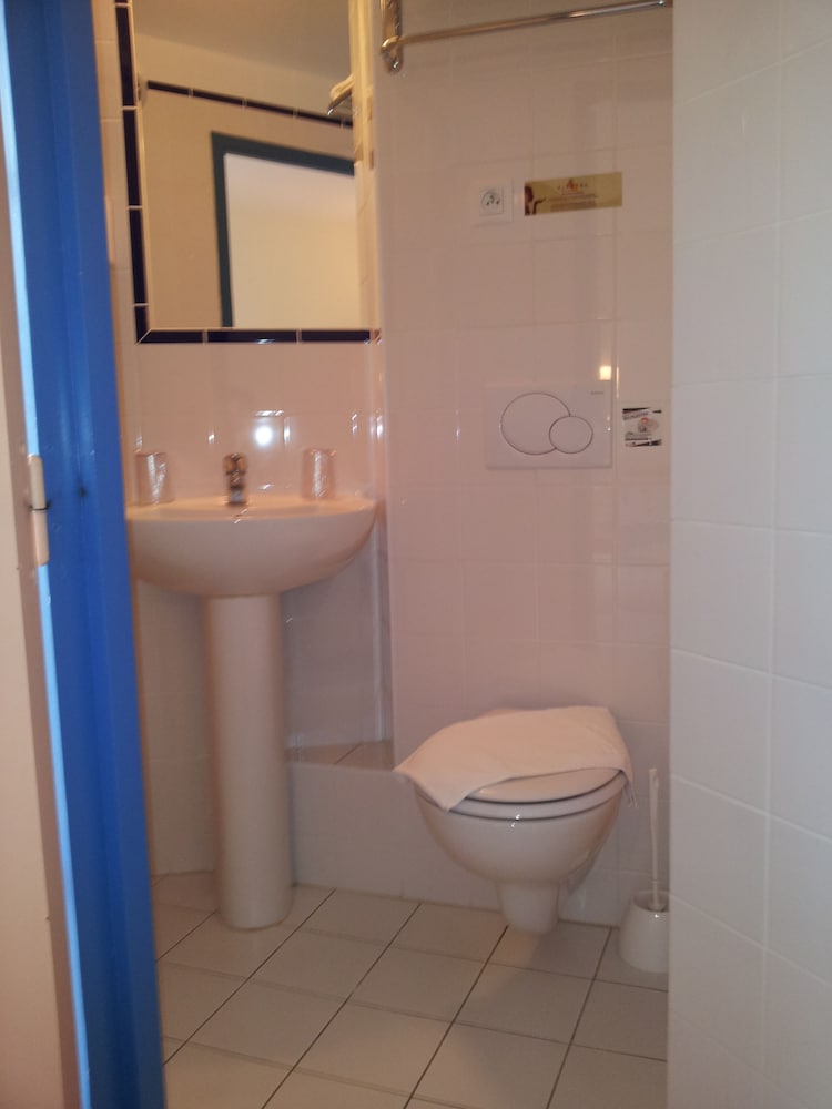 Standard Double Room photo 3