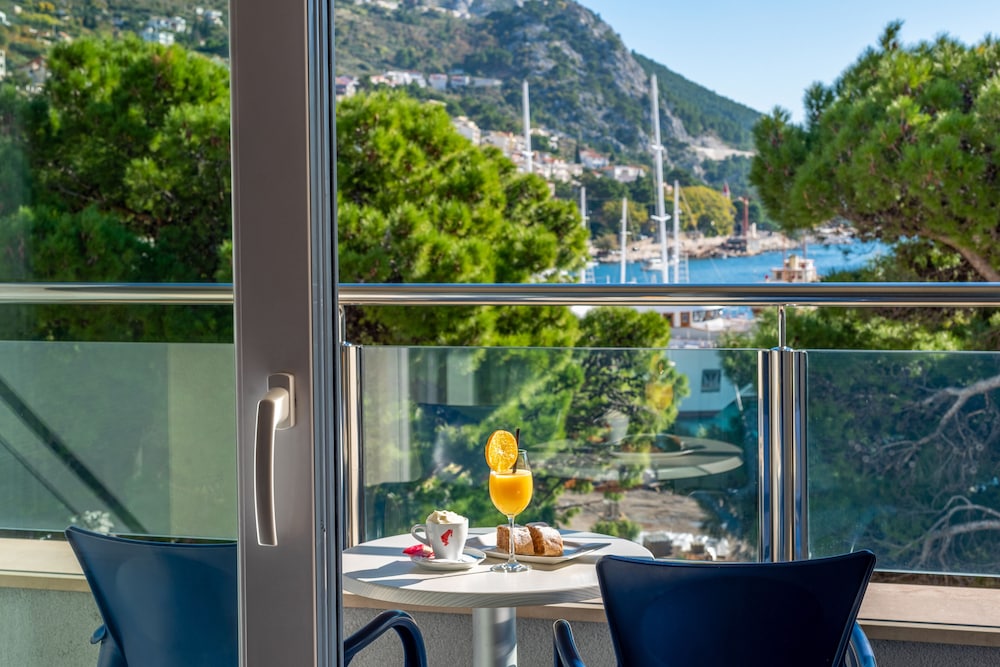 Double Room, Balcony, Sea View - Photo 4