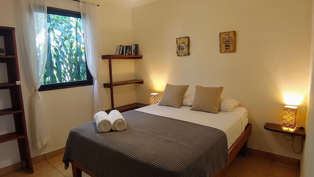 Classic House, 2 Bedrooms, Kitchen, Garden View