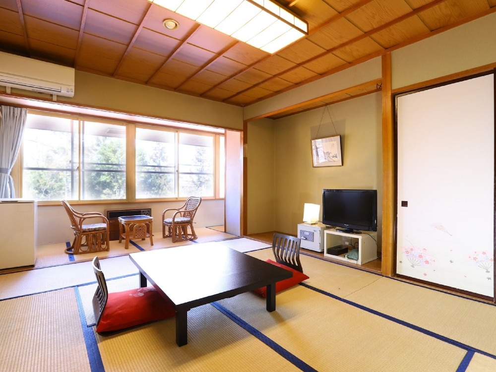 Japanese Room 10 Tatami mat (with bath tub and toilet) photo 3