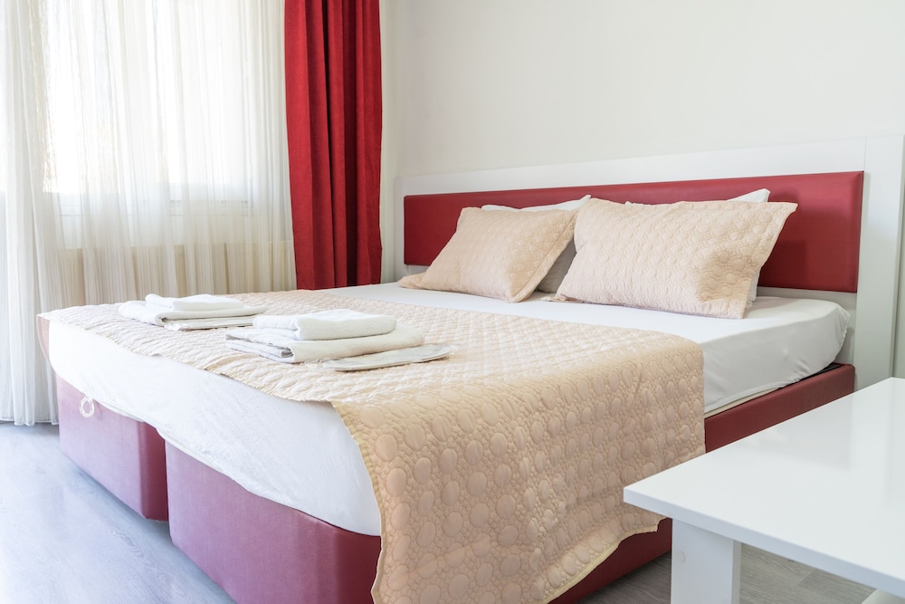 Double Room - Photo 6