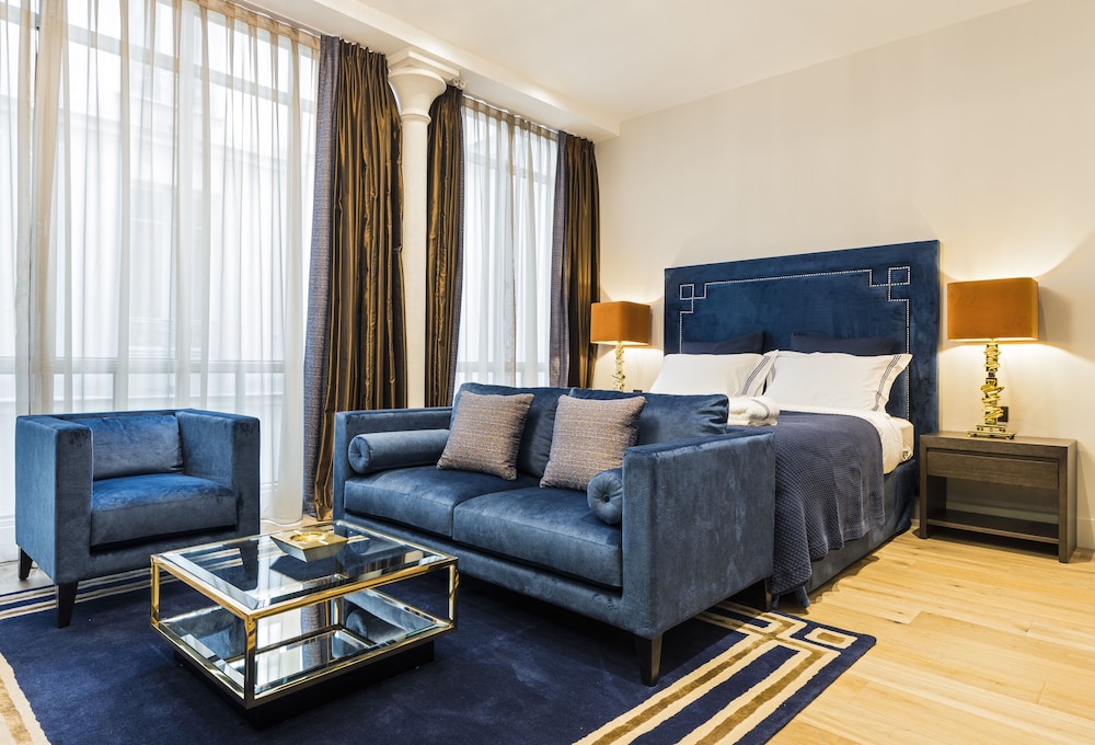 Luxury Apartment, Ensuite, Courtyard View photo 1