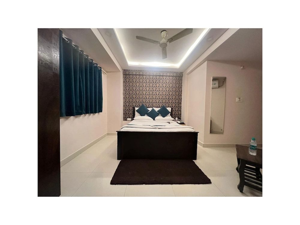 Standard Double Room, City View
