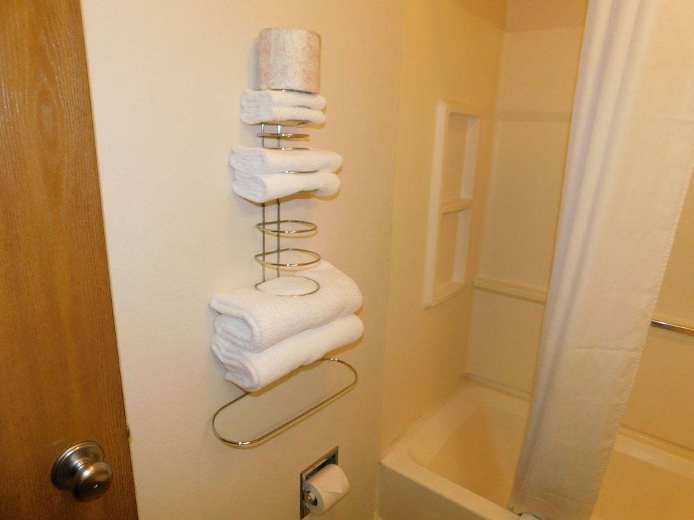 Standard Double Room, 2 Double Beds, Refrigerator & Microwave - Photo 5