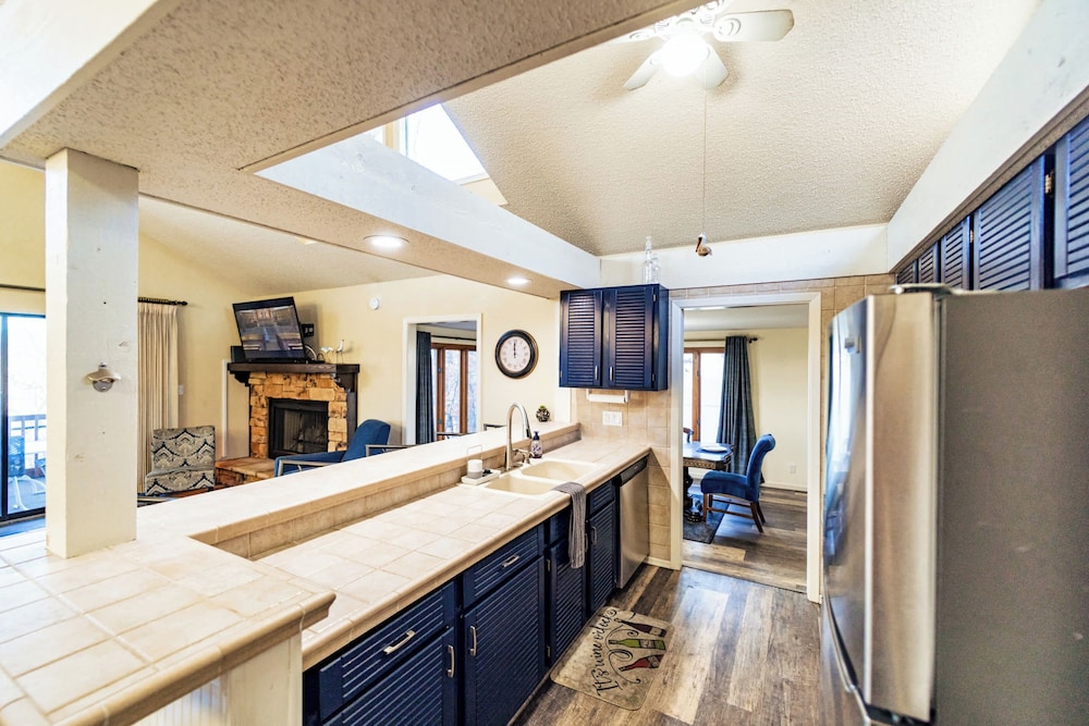 House, Multiple Beds, Pool Access (Serenity Now) photo 2