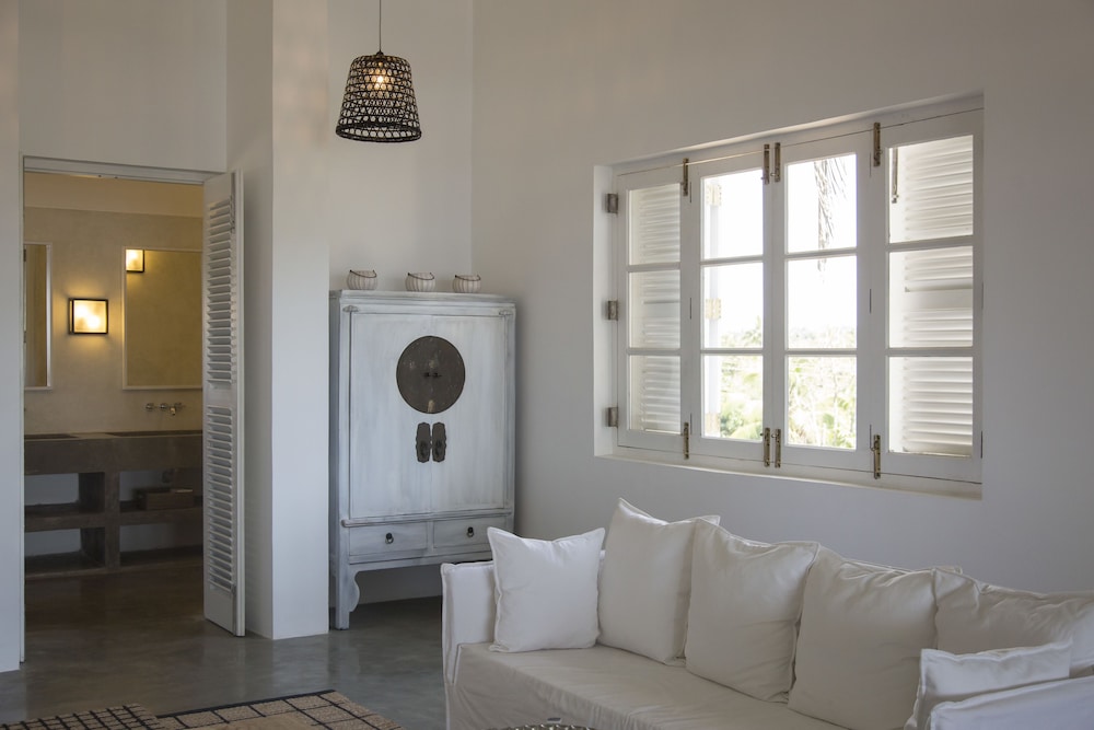 Suite with pool and sea views photo 3