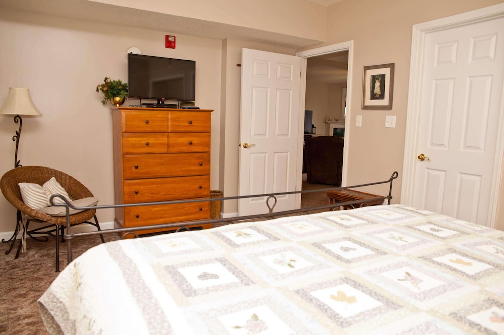 Condo, Multiple Beds (Whispering Pines 514)