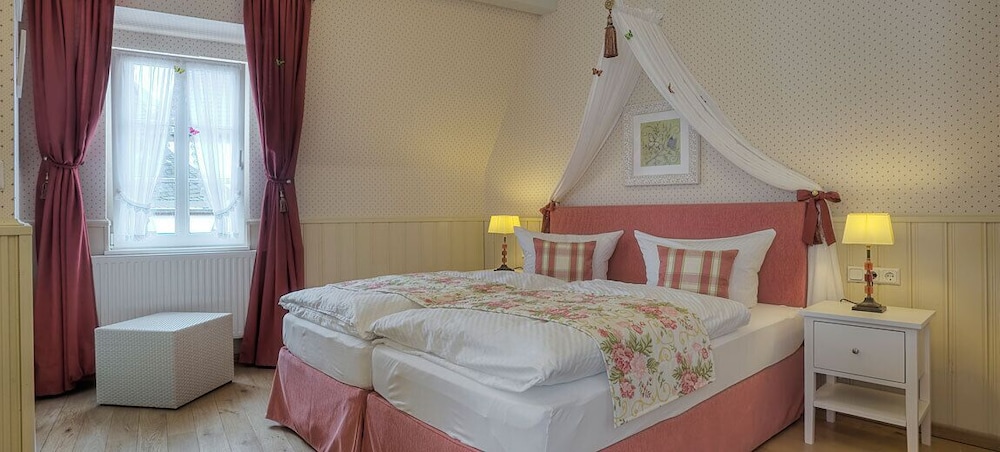 Romantic Room (Schmetterling) photo 1