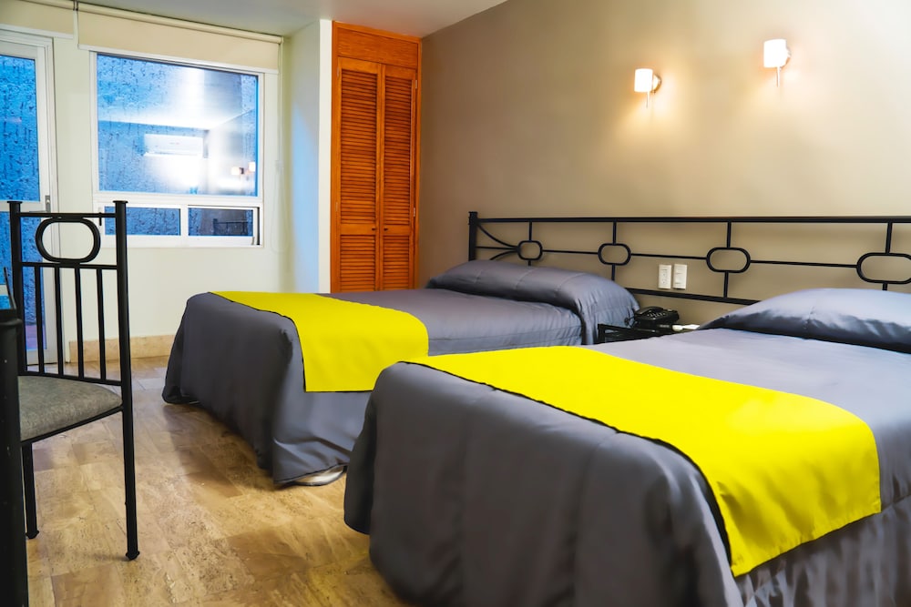 Standard Double Room, Multiple Beds - Photo 2