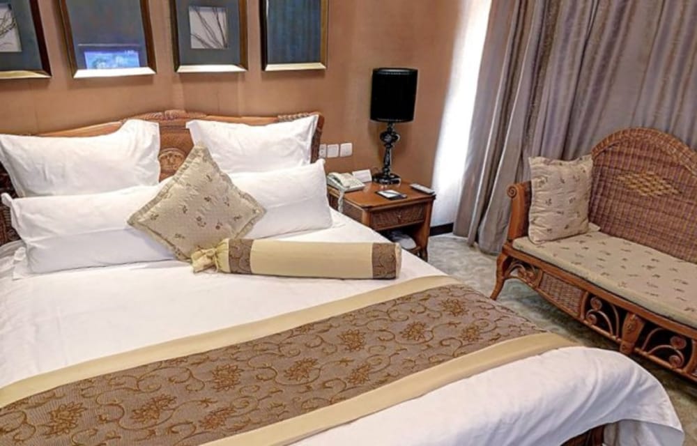 Deluxe Suite photo 1