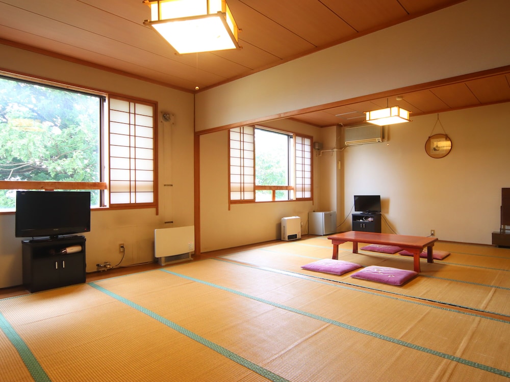 Japanese Style Room, Shared Bathroom (Tatami 16)