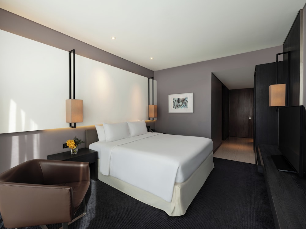 Executive Room, 1 King Bed - Photo 11