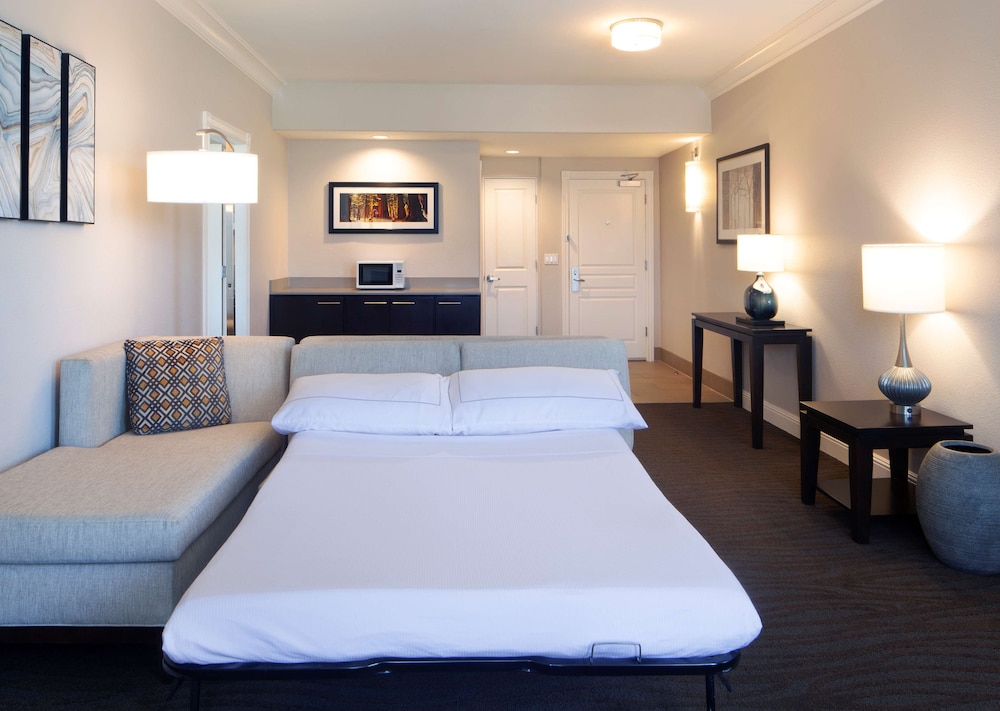 Deluxe Suite, 1 Bedroom - Photo 8