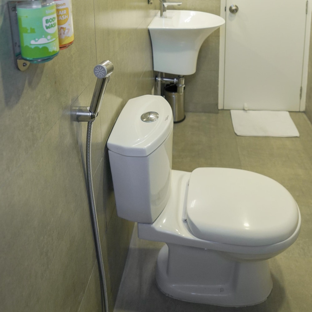 Standard Twin Room - Photo 4